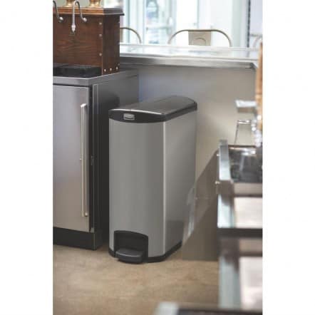 Poubelle à pédale latérale inox Rubbermaid Slim Jim 50L