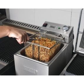 Friteuse électrique professionnelle 5 à 10 litres avec minuterie numérique à poser sur table - Buffalo